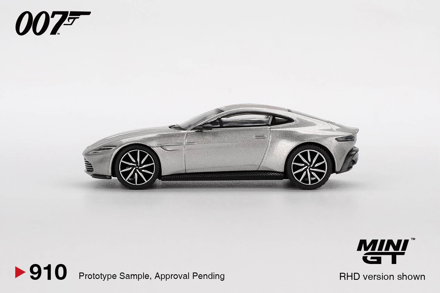 MINIGT 1/64 Aston Martin DB10  - Kids Toys Car 评论和价格